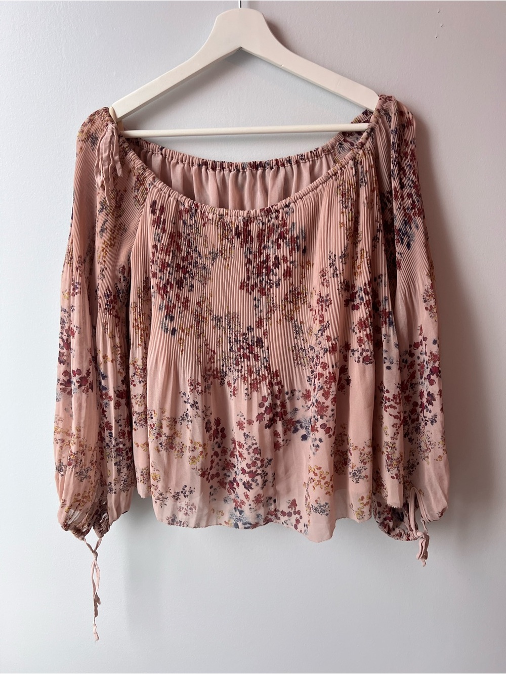 ARITZIA Wilfred Talence off-the-shoulder pleated floral blouse pink large